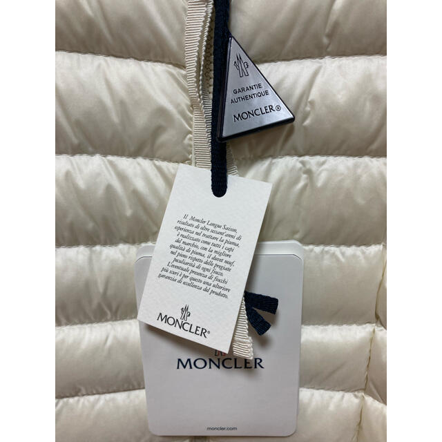 大特価品 MONCLER モンクレール ライトダウン ホワイト S SAFRE サフレ 大特価品 MONCLER モンクレール ライトダウン ホワイト S SAFRE サフレ