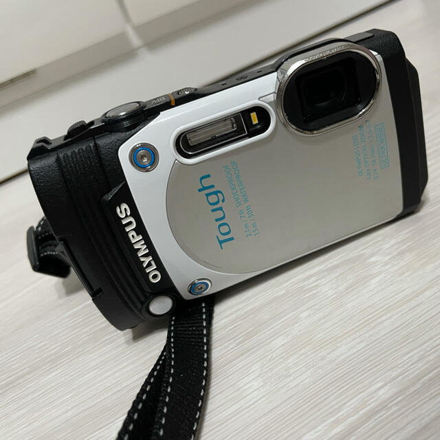 OLYMPUS オリンパス TG TG-870 WHITE レア　廃盤　カメラ