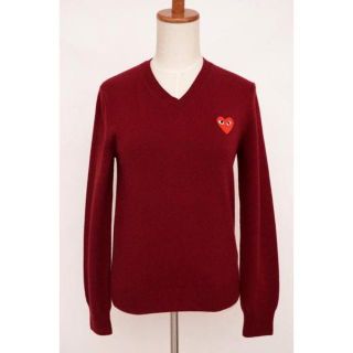 コムデギャルソン(COMME des GARCONS)のプレイ　コムデギャルソン　Vネック　ニット　エンジ系(ニット/セーター)