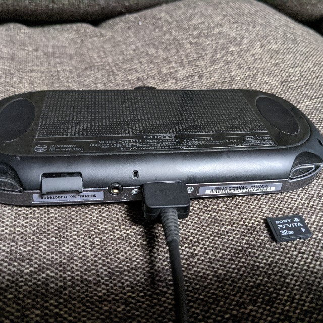 【32GBメモリ付】PlayStation Vita Wi‐Fi 1