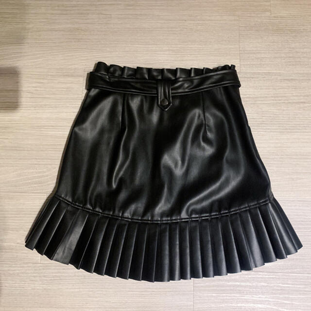 ZARA(ザラ)のプリーツ マーメイドスカート ベルト付き レディースのスカート(ミニスカート)の商品写真