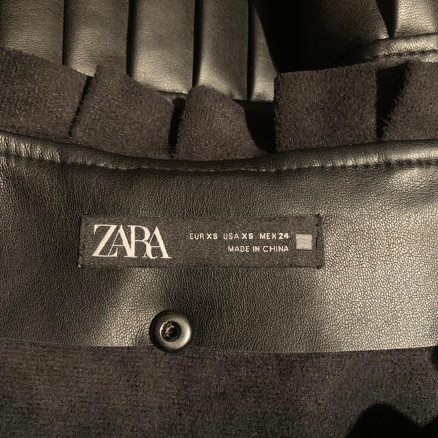 ZARA(ザラ)のプリーツ マーメイドスカート ベルト付き レディースのスカート(ミニスカート)の商品写真