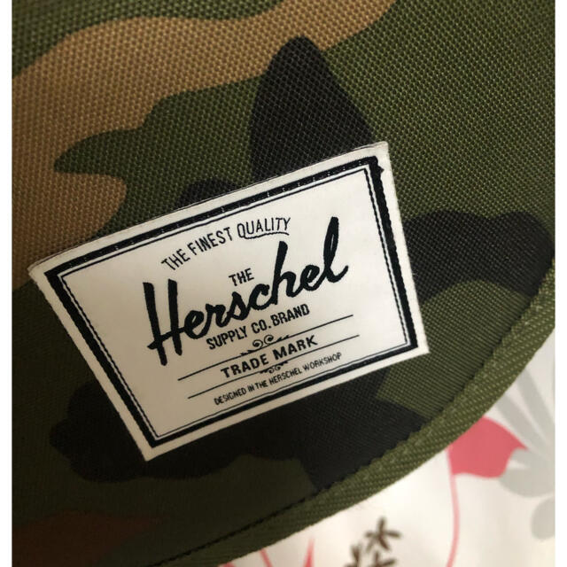 HERSCHEL(ハーシェル)のHerschel 迷彩　肩掛け　メッセンジャーバッグ メンズのバッグ(メッセンジャーバッグ)の商品写真