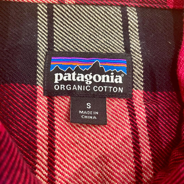 patagonia(パタゴニア)のパタゴニア メンズ ロングスリーブ フィヨルド フランネルシャツ レッド S メンズのトップス(シャツ)の商品写真