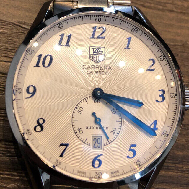 TAG Heuer(タグホイヤー)の最終期間限定出品　タグホイヤー WAS2111  キャリパー6 自動巻カレラ メンズの時計(腕時計(アナログ))の商品写真