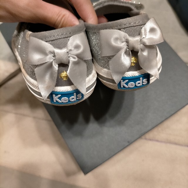 kate spade new york(ケイトスペードニューヨーク)のケイトスペード　スニーカー　16.5 17.0 キッズ/ベビー/マタニティのキッズ靴/シューズ(15cm~)(スニーカー)の商品写真