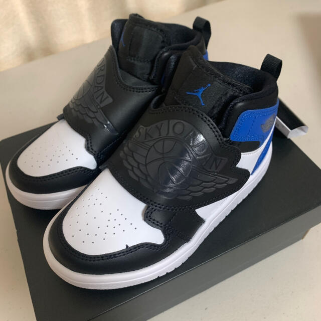 NIKE(ナイキ)の21CM ナイキ  SKY JORDAN 1 PS ジョーダン 1 キッズ/ベビー/マタニティのキッズ靴/シューズ(15cm~)(スニーカー)の商品写真