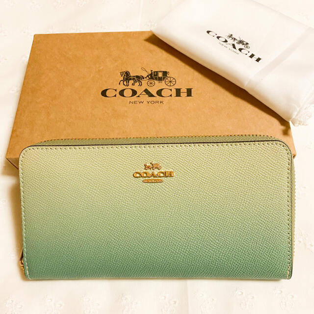 COACH(コーチ)の【新品未使用】COACH コーチ 長財布 ラウンドファスナー グラデーション レディースのファッション小物(財布)の商品写真