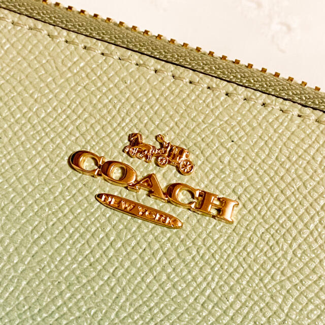 COACH(コーチ)の【新品未使用】COACH コーチ 長財布 ラウンドファスナー グラデーション レディースのファッション小物(財布)の商品写真