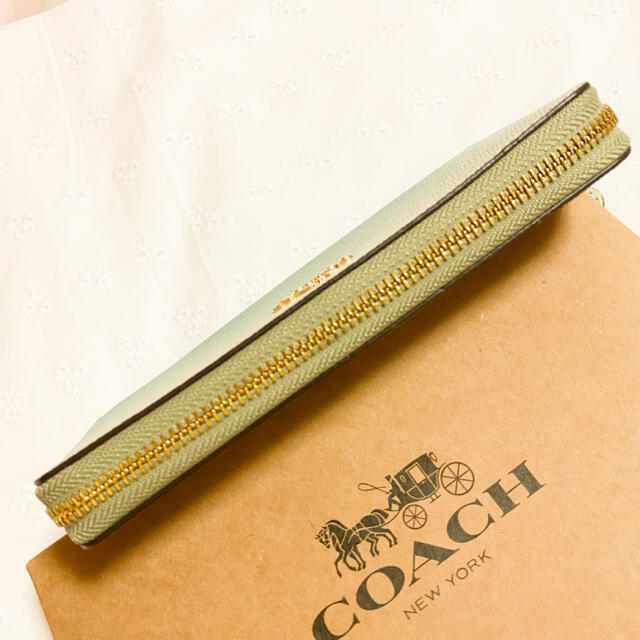 COACH(コーチ)の【新品未使用】COACH コーチ 長財布 ラウンドファスナー グラデーション レディースのファッション小物(財布)の商品写真