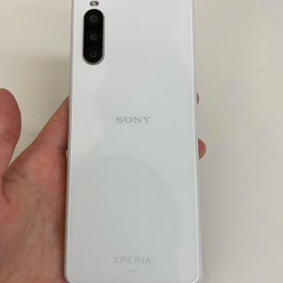 ソニー(SONY)のSOV43 au(スマートフォン本体)