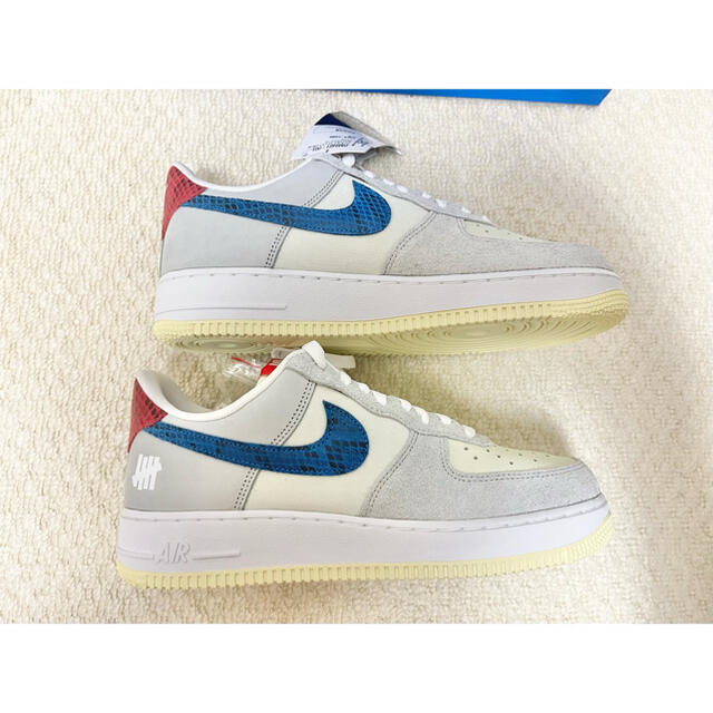 NIKE(ナイキ)のUNDEFEATED × NIKE AIR FORCE 1 LOW WHITE メンズの靴/シューズ(スニーカー)の商品写真