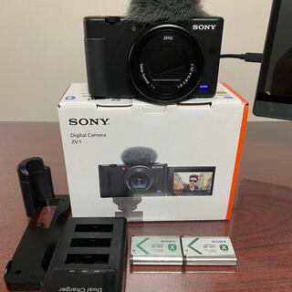 ソニー(SONY)の美品 ソニー VLOGCAM ZV-1  SONY 4K デジタルカメラ(コンパクトデジタルカメラ)
