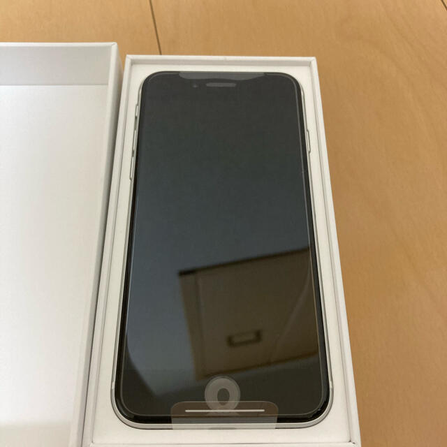 【新品未使用品】iPhone SE 第2世代 64GB ホワイト SIMフリー 1