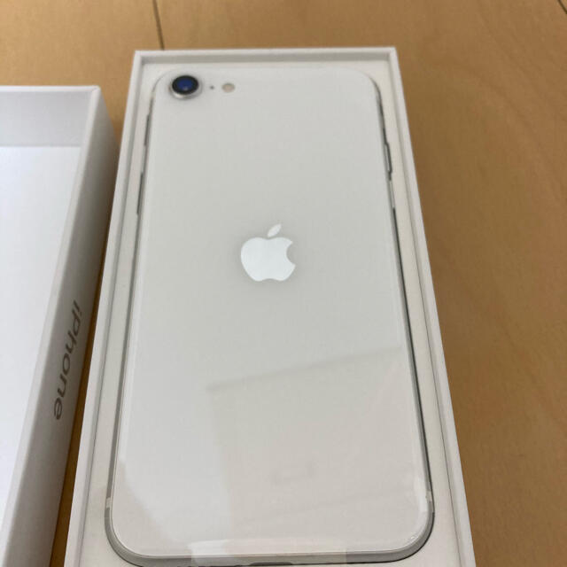 【新品未使用品】iPhone SE 第2世代 64GB ホワイト SIMフリー 3