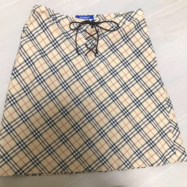 BURBERRY(バーバリー)の【値下げ中】Burberry チェック柄　スカート 36サイズ レディースのスカート(ミニスカート)の商品写真