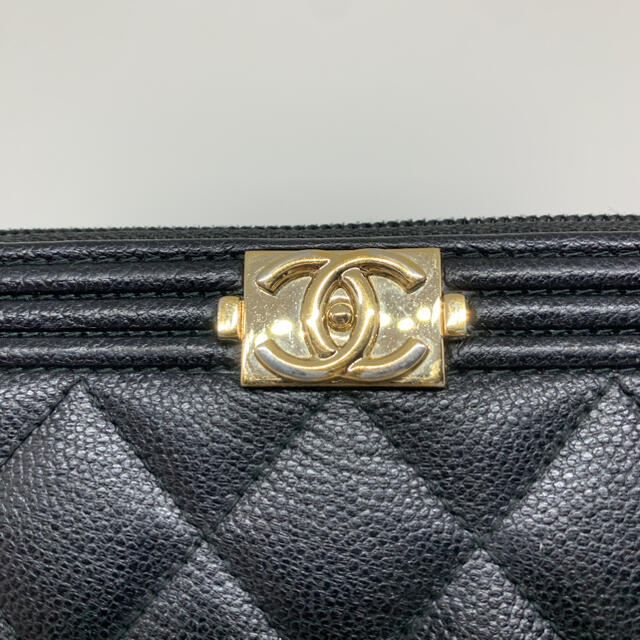 CHANEL(シャネル)のシャネル ボーイシャネル キャビアスキン マトラッセ ラウンドファスナー 長財布 レディースのファッション小物(財布)の商品写真