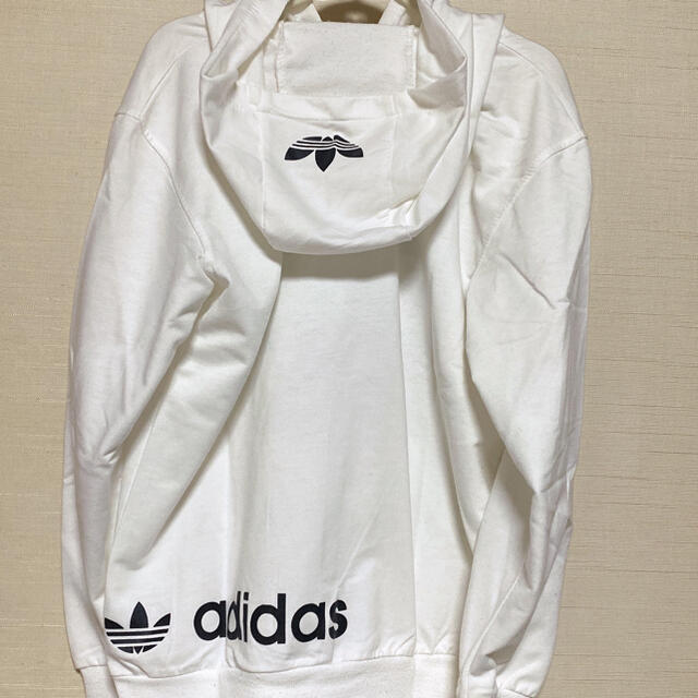 adidas(アディダス)のadidas アディダス パーカー 白 レディース レディースのトップス(パーカー)の商品写真