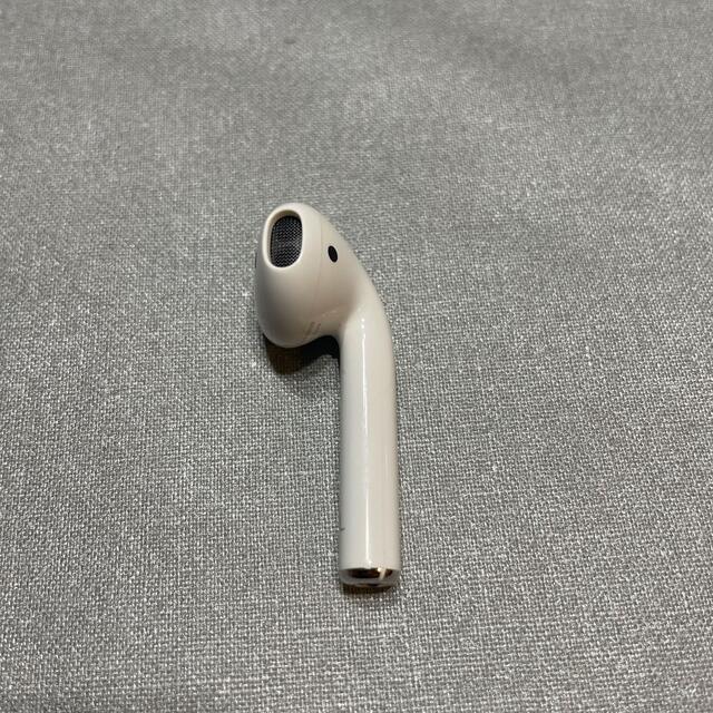 Apple(アップル)のエアーポッズ　AirPods 第一世代　左耳のみ L 片耳 スマホ/家電/カメラのオーディオ機器(ヘッドフォン/イヤフォン)の商品写真