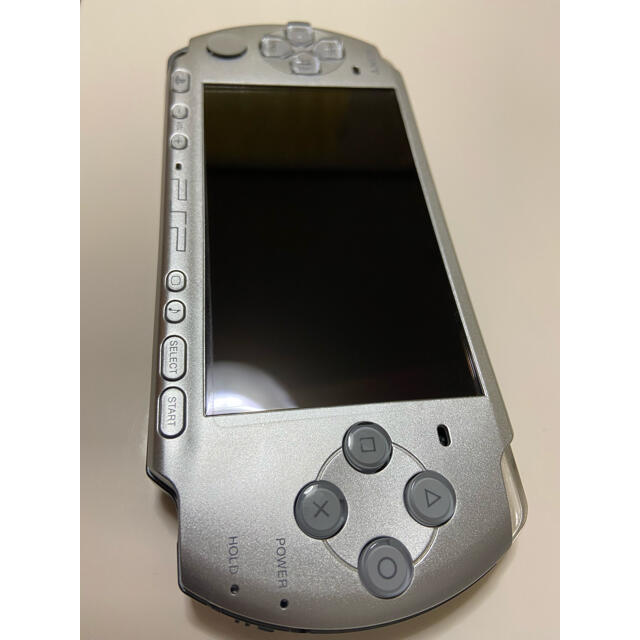 SONY(ソニー)のPSP -3000(SONY プレイステーションポータブル) エンタメ/ホビーのゲームソフト/ゲーム機本体(携帯用ゲーム機本体)の商品写真