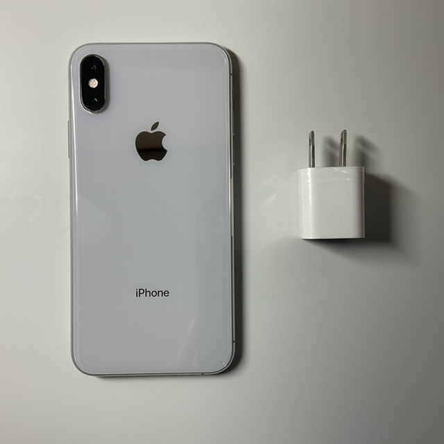 iPhone(アイフォーン)のiPhone XS 64GB シルバー スマホ/家電/カメラのスマートフォン/携帯電話(スマートフォン本体)の商品写真