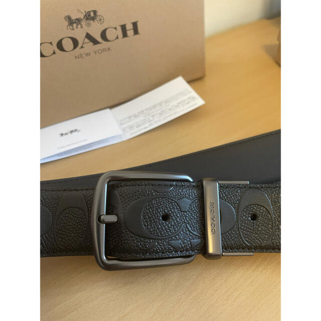 COACH(コーチ)の正規品COACHコーチ3点セットシグネチャーフリーサイズリバーシブルベルト専用箱 メンズのファッション小物(ベルト)の商品写真