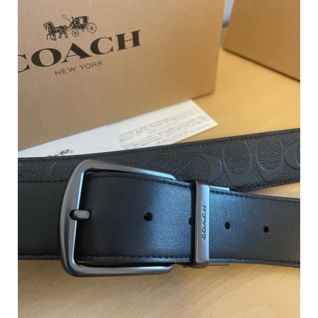 COACH(コーチ)の正規品COACHコーチ3点セットシグネチャーフリーサイズリバーシブルベルト専用箱 メンズのファッション小物(ベルト)の商品写真