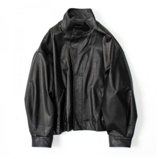 サカイ(sacai)のstein OVER SLEEVE FAKE LEATHER JACKET 美品(レザージャケット)