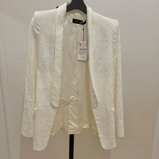 ザラ(ZARA)の未使用タグ付き　ZARA ザラ　ホワイト　ジャケット(テーラードジャケット)