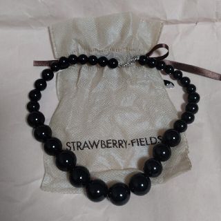 ストロベリーフィールズ(STRAWBERRY-FIELDS)のほぼ新品 ストロベリーフィールズ ネックレス♡ 珍しいブラック！ピンクも有ります(ネックレス)