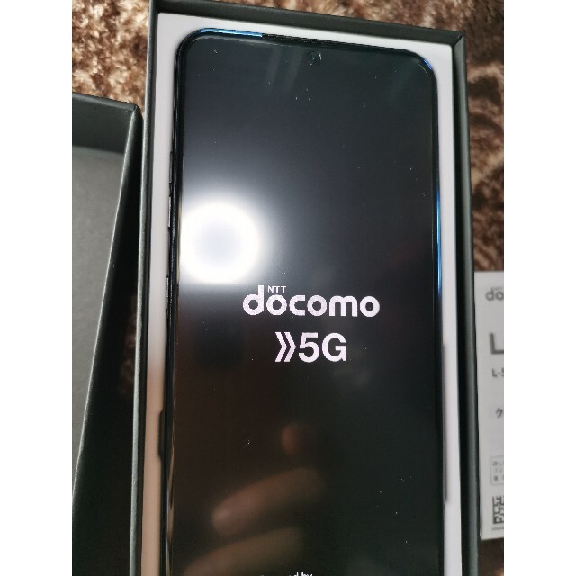 LG v60 thinQ 美品　docomo スマホ/家電/カメラのスマートフォン/携帯電話(スマートフォン本体)の商品写真