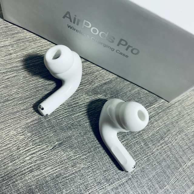 Apple(アップル)のApple AirPods Pro 両耳 スマホ/家電/カメラのオーディオ機器(ヘッドフォン/イヤフォン)の商品写真