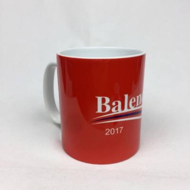 Balenciaga(バレンシアガ)のcollect限定 Balenciaga バレンシアガ　マグカップ　赤青セット  インテリア/住まい/日用品のキッチン/食器(グラス/カップ)の商品写真