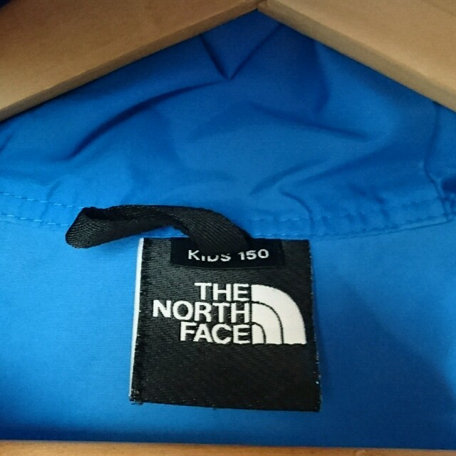 THE NORTH FACE(ザノースフェイス)のTHE NORTH FACE KIDSナイロンパーカー150 キッズ/ベビー/マタニティのキッズ服女の子用(90cm~)(ジャケット/上着)の商品写真