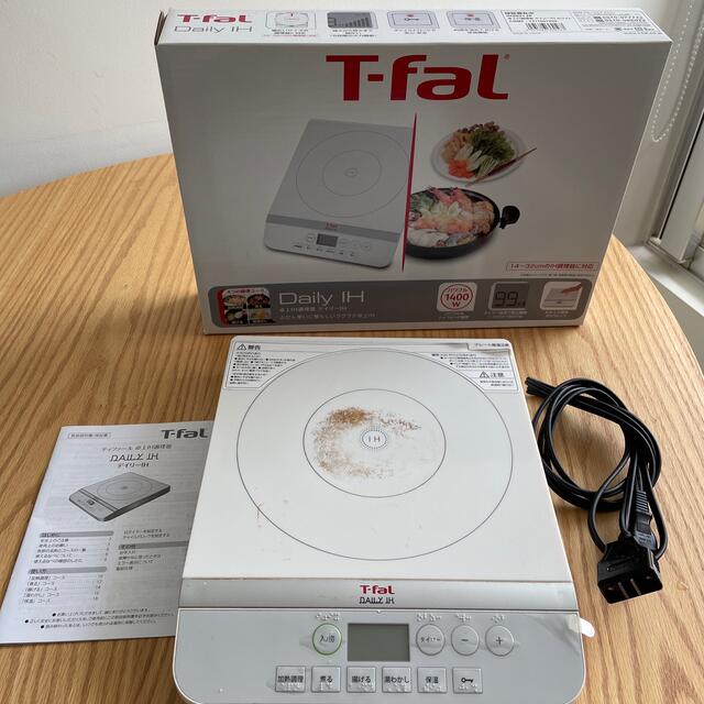 T-fal(ティファール)のT-fal Daily IH 卓上IH調理器　デイリーIH ホワイト スマホ/家電/カメラの調理家電(調理機器)の商品写真