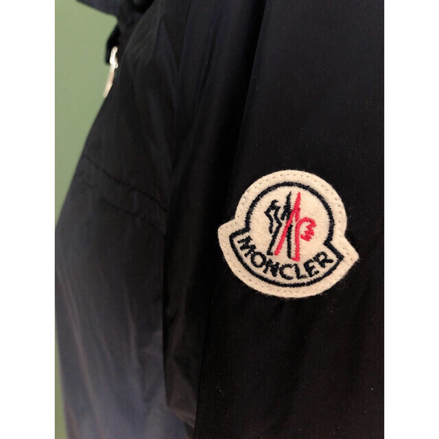 【本日限定値下げ】MONCLER ウィンドブレーカー　パーカー　トップス　上着　 レディースのジャケット/アウター(ナイロンジャケット)の商品写真