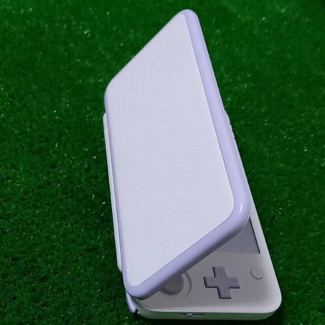 Newニンテンドー2DS LL ホワイト×ラベンダー 充電用ACアダプター付き Newニンテンドー2DS LL ホワイト×ラベンダー 充電用ACアダプター付き