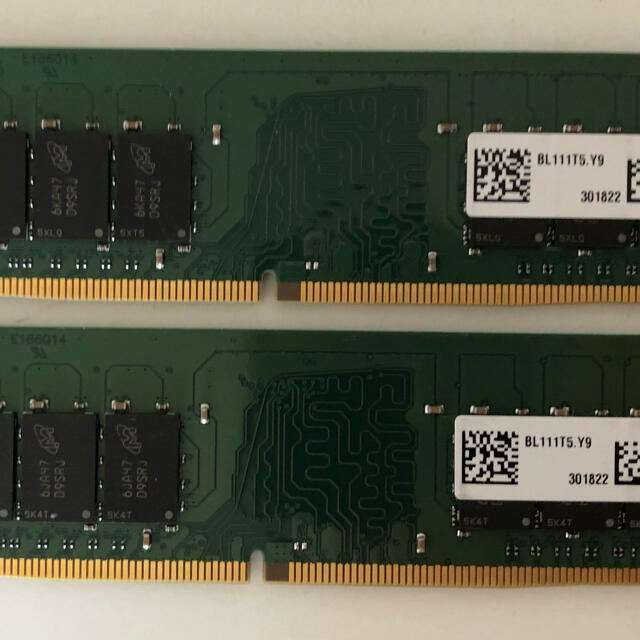メモリCrucial DDR4-2400 16GBx2 スマホ/家電/カメラのPC/タブレット(PCパーツ)の商品写真