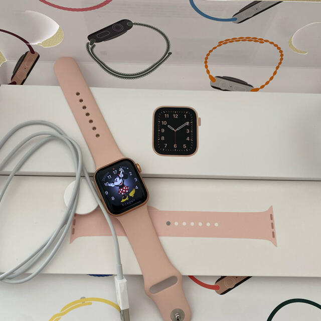 Apple Watch(アップルウォッチ)のアップルウォッチSEモデル  スマホ/家電/カメラのスマホアクセサリー(その他)の商品写真