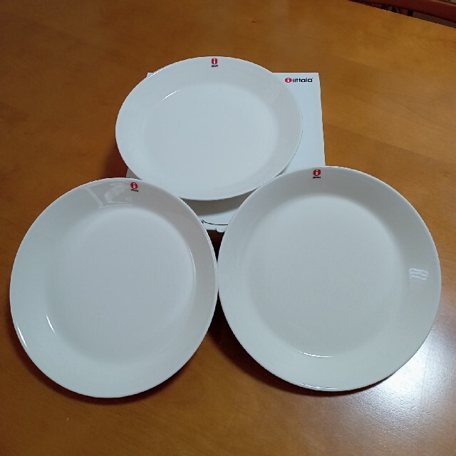 マルチボーダーシリーズ イッタラ ティーマ 21cmプレート3枚セット - 食器