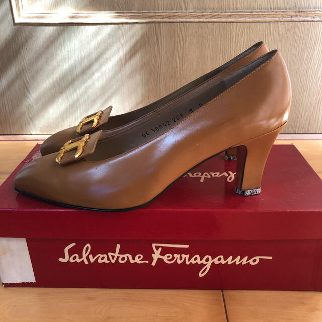 Salvatore Ferragamo(サルヴァトーレフェラガモ)のサルヴァトーレフェラガモ レディースの靴/シューズ(ハイヒール/パンプス)の商品写真