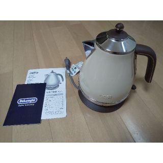 デロンギ(DeLonghi)のデロンギ☆電気ケトル　ベージュ(電気ケトル)