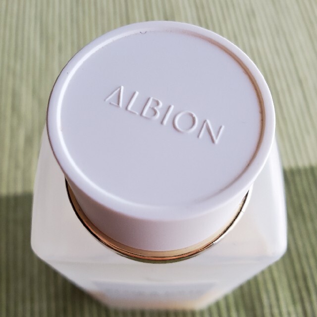 ALBION(アルビオン)のななみ様専用‼️ALBIONフローラドリップ　160ml コスメ/美容のスキンケア/基礎化粧品(美容液)の商品写真