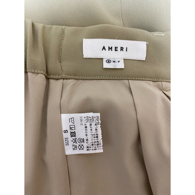 Ameri VINTAGE(アメリヴィンテージ)の2TUCKS STRAIGHT PANTS レディースのパンツ(カジュアルパンツ)の商品写真