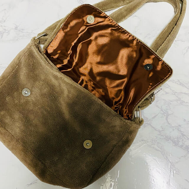 防弾少年団(BTS)(ボウダンショウネンダン)のテテ着用♡ノベルティバッグ レディースのバッグ(ショルダーバッグ)の商品写真
