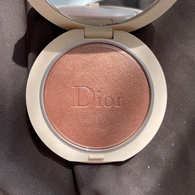 Dior(ディオール)の【試し塗りのみ】diorルミナイザー05 コスメ/美容のベースメイク/化粧品(フェイスカラー)の商品写真