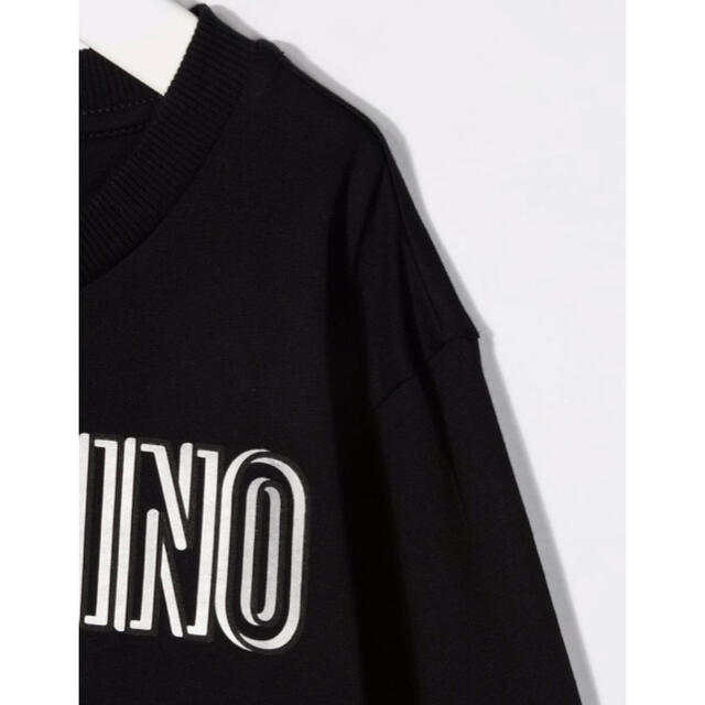 MOSCHINO(モスキーノ)のモスキーノ　シルバーロゴ　ロングTシャツ　ブラック　14 メンズのトップス(Tシャツ/カットソー(七分/長袖))の商品写真