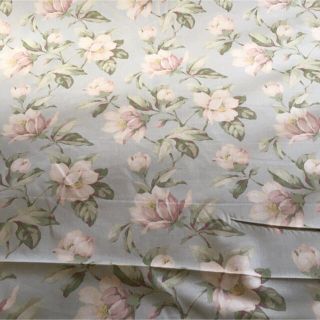 ローラアシュレイ(LAURA ASHLEY)の〈専用です〉ローラアシュレイ生地とwhittardの紅茶(生地/糸)