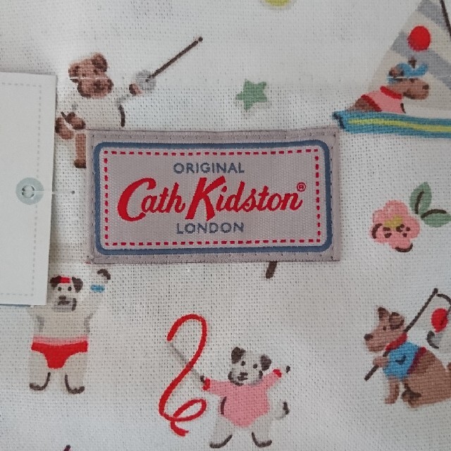 Cath Kidston(キャスキッドソン)のCath Kidston スポ一ティードッグ エプロン インテリア/住まい/日用品のキッチン/食器(その他)の商品写真