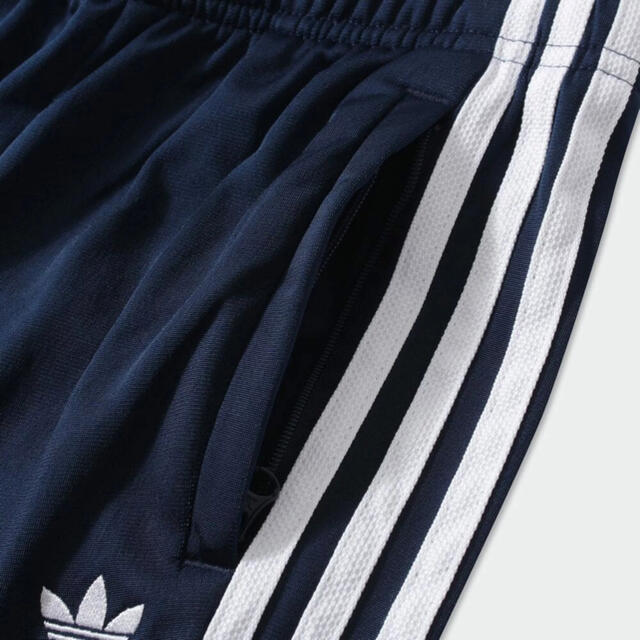 adidas(アディダス)の【新品】アディダスオリジナルス　ジャージ上下セット キッズ/ベビー/マタニティのキッズ服男の子用(90cm~)(その他)の商品写真